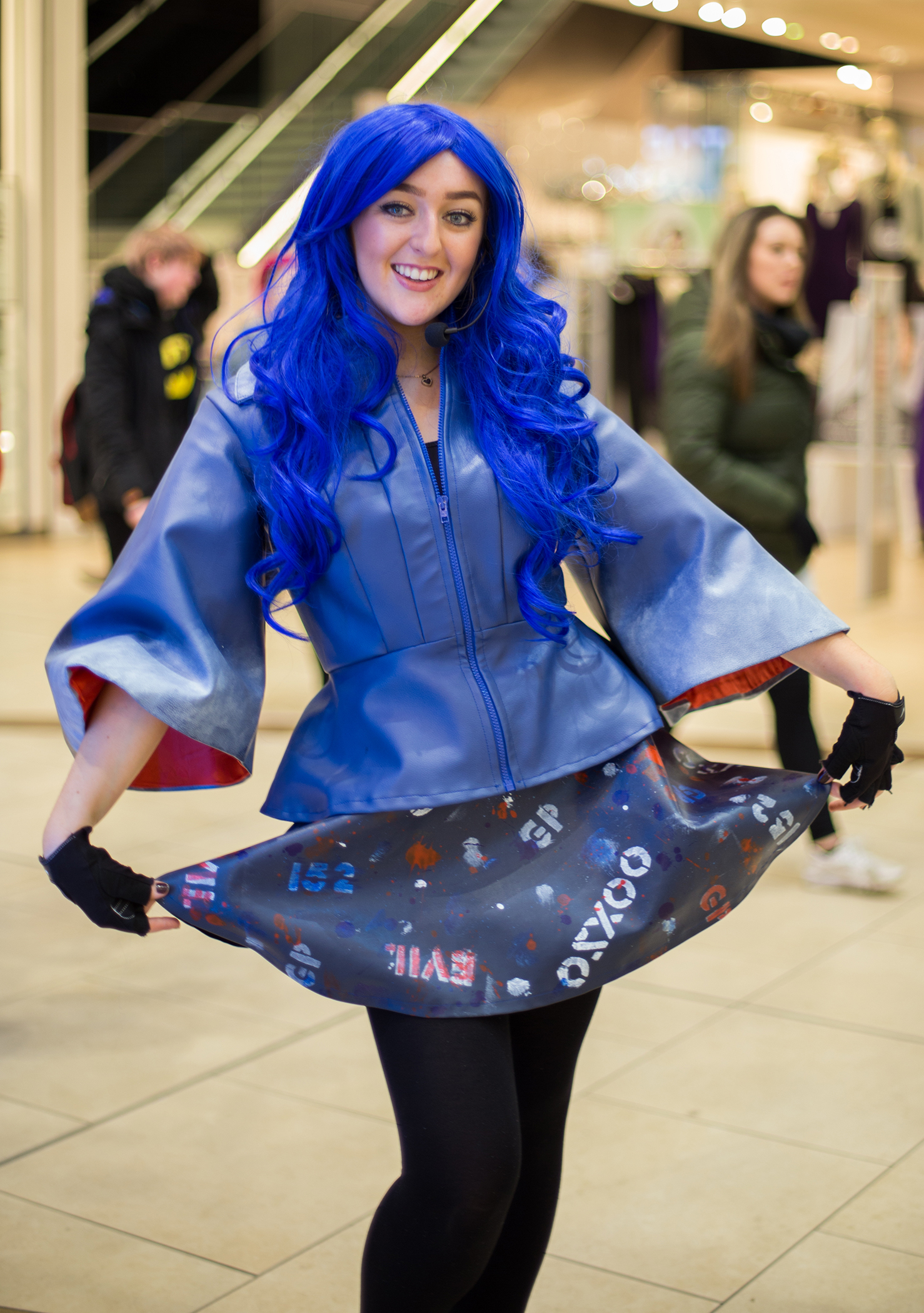 Lauren Hall as Evie